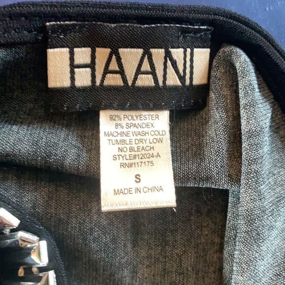 🌈 3$/20 Haani black and white bell sleeve party dress w beaded neck - Picture 8 of 8